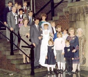 Willem en Maria Elizabeth met beide families. 1984